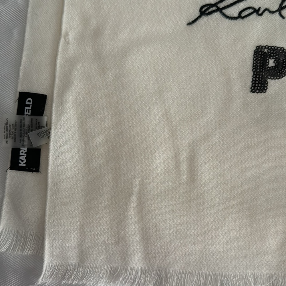 Scarf - Picture 3 of 5